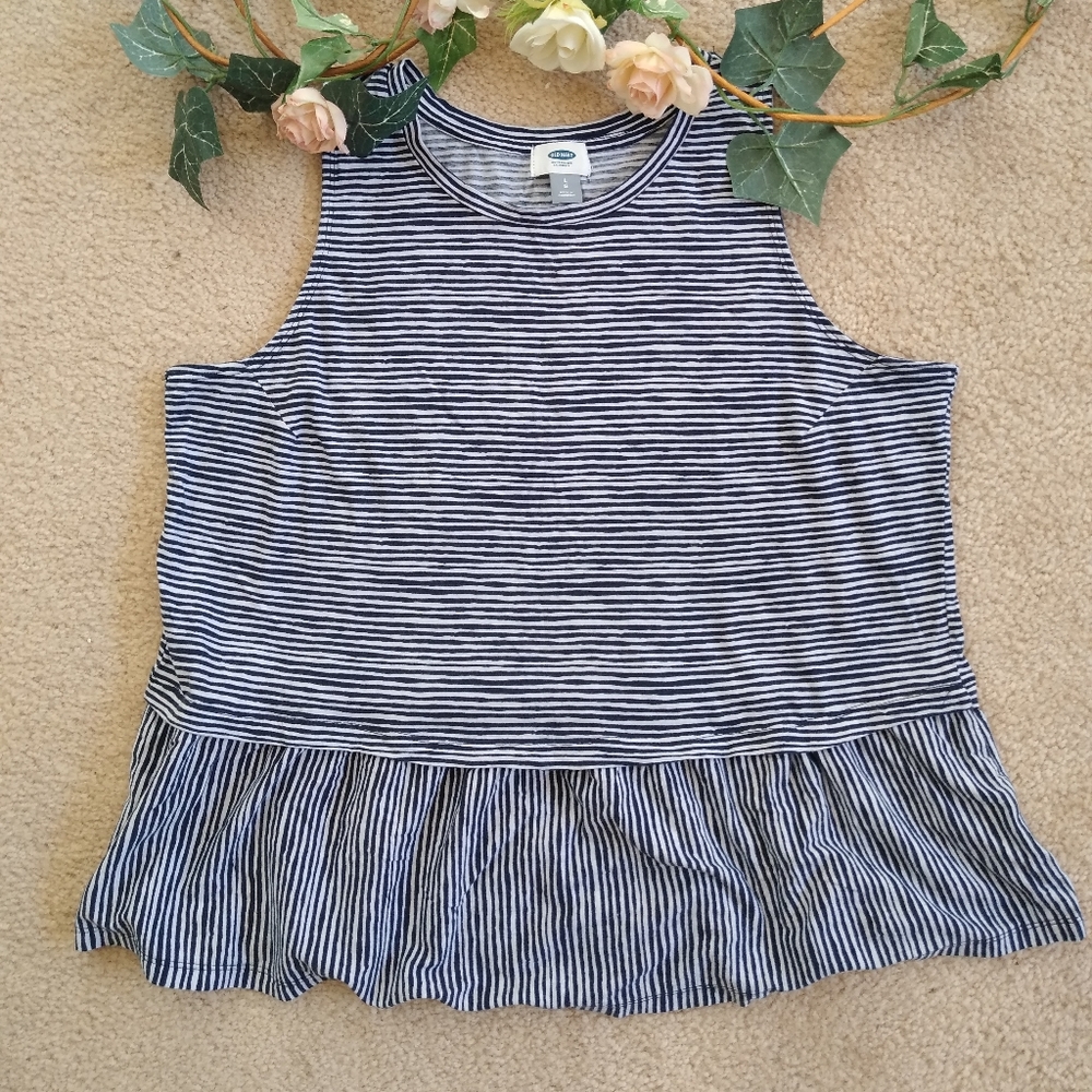 🌼Old Navy flowy top
